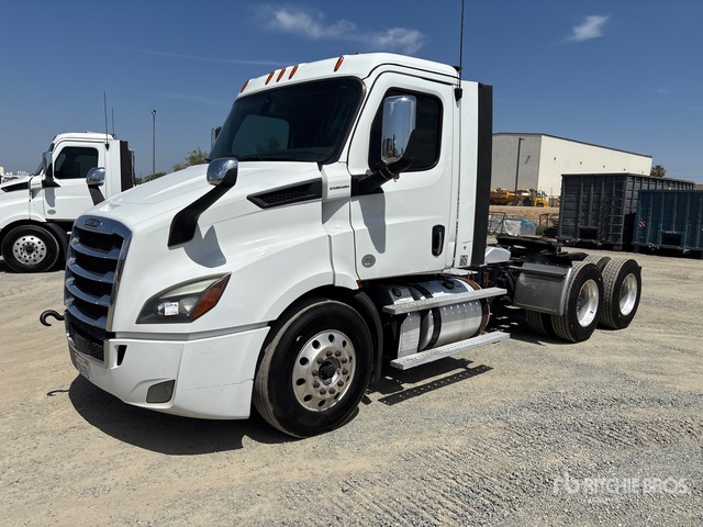 2019 Freightliner Cascadia 116 6x4 T/A Day Cab Truck Tractor