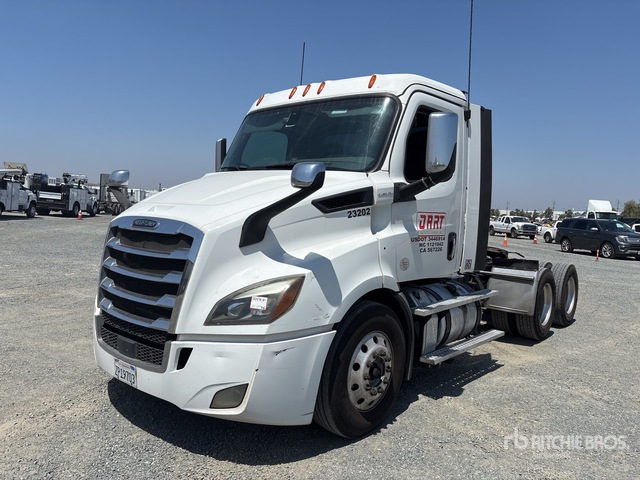 2019 Freightliner Cascadia 116 6x4 T/A Day Cab Truck Tractor