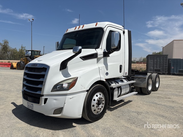 2019 Freightliner Cascadia 116 6x4 T/A Day Cab Truck Tractor