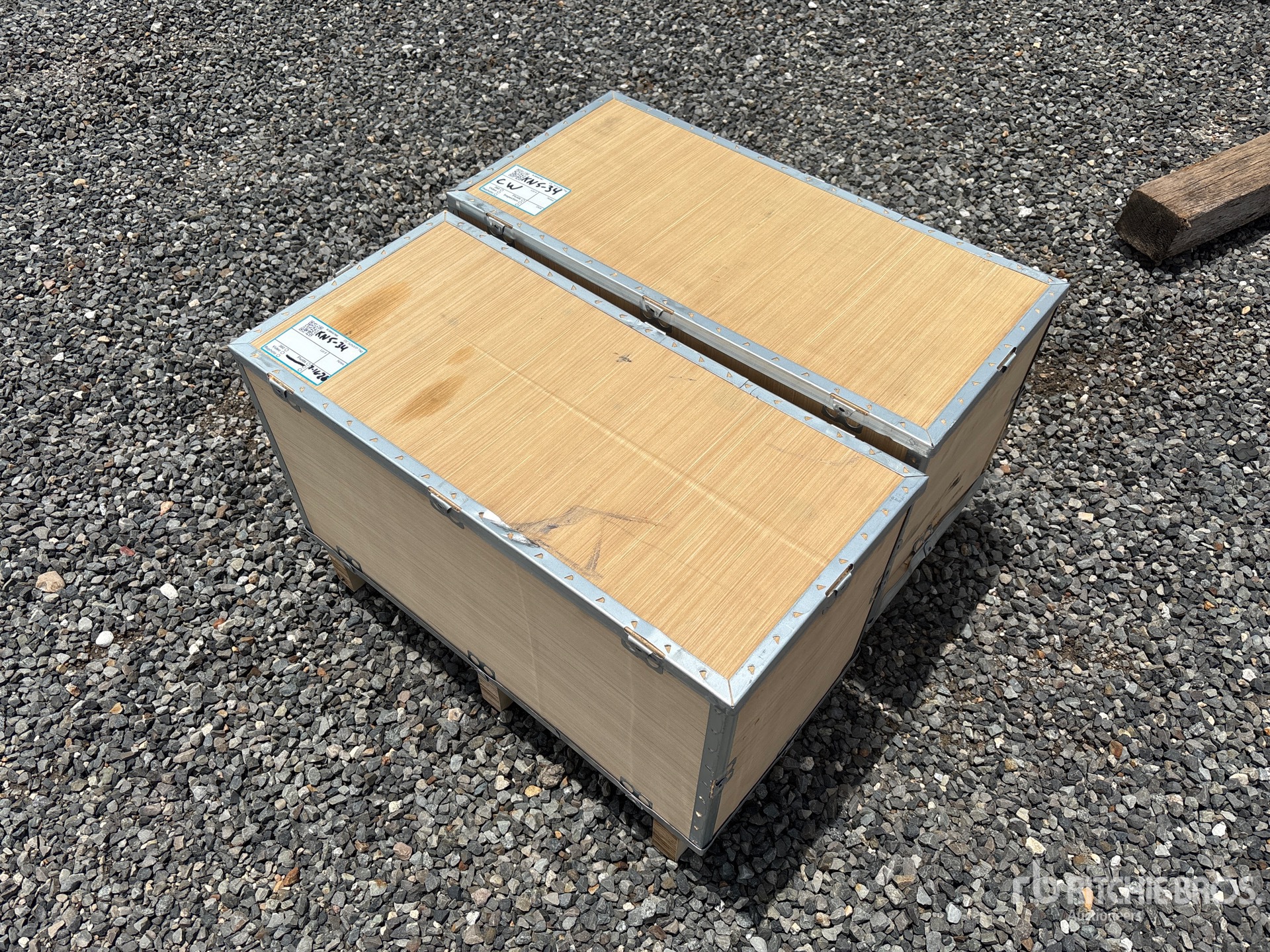 Quantity of (2) 2026 STARVOX JB80T 80 ton Pneumatic/Hydraulic Floor Jack (Unused)