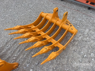 2026 GIYI 32 in Excavator Rake - Fits Cat 305 (Unused)