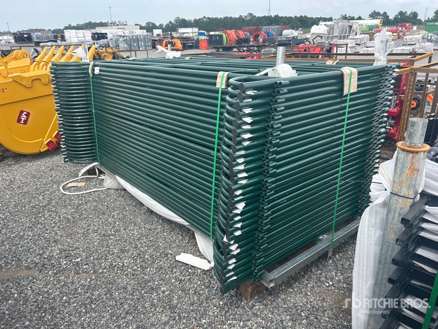 Quantity of (28) 2026 Suihe NP10-28 9 ft 6 in x 5 ft Powder Coated Livestock Panel (Unused)