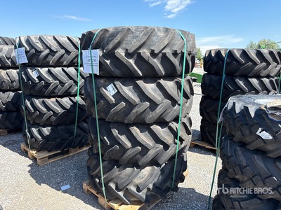 Goodyear 460/70R24IND(17.5LR24)150A8 IT520 TL Qty of 4 إطارات المعدات
