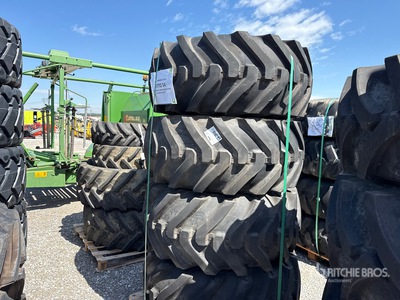 BKT 18-22.5 16PR 163A8 MP590 (5,5 BAR) Qty of 4 إطارات المعدات