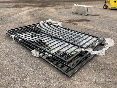 Quantity of (4) 2.9 m x 2 m Steel بوابة المدخل (Unused)