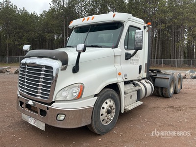 2011 Freightliner Cascadia 125 6x4 Cabeza Tractora Cabina Corta