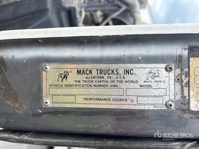 2001 Mack RD688S T / A-kiepwagen