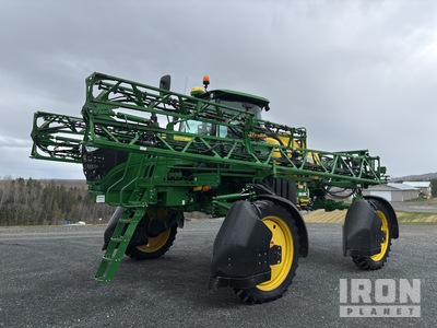 John Deere R4023 Self-Propelled Sprayer