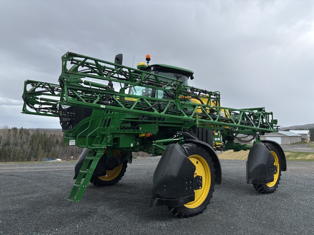2017 John Deere R4023 Self-Propelled Sprayer