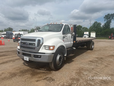 2015 Ford F-650 XLT 4x2 Platte vrachtwagen