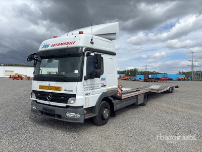 Mercedes-Benz A5E60 4x2 Cabeza Tractora Cabina Dormitorio