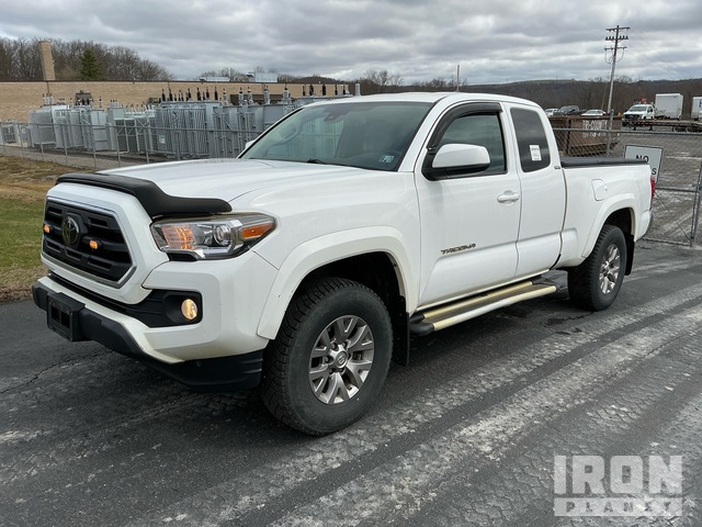 2018 Toyota Tacoma 2018 Toyota Tacoma Sr5 4X4 Extended Cab Pickup