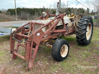 Cockshutt 560 2WD Row Crop Antique Tractor (Inoperable)