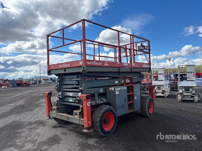 2015 Skyjack SJ8841 RT 4x4 Dual Fuel Scissor Lift