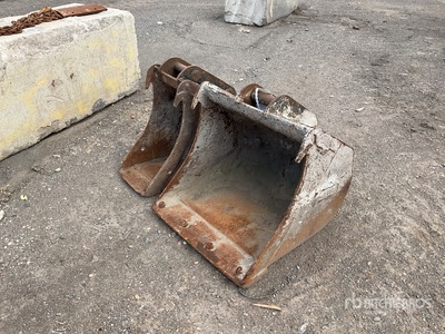 Quantity of (2) Whites Digging 600mm, 300mm Cazo para excavadora