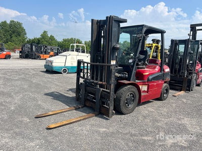 Taylor GT80D 6900 lb Pneumatic Tire Chariot Élévateur