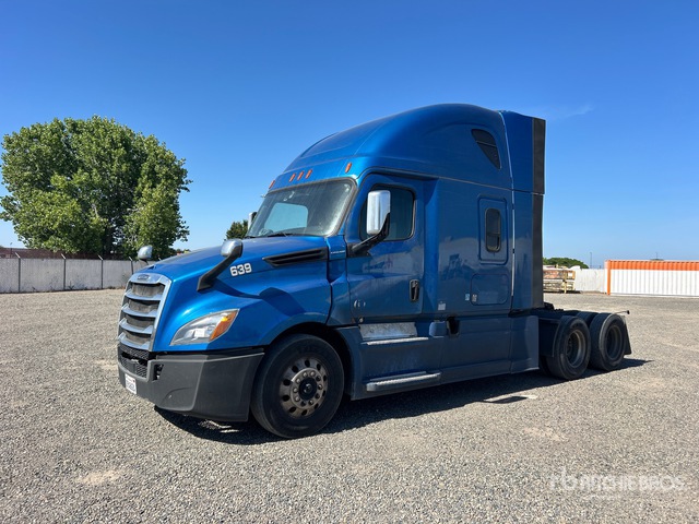 2020 Freightliner Cascadia 126 6x4 T/A Sleeper Truck Tractor