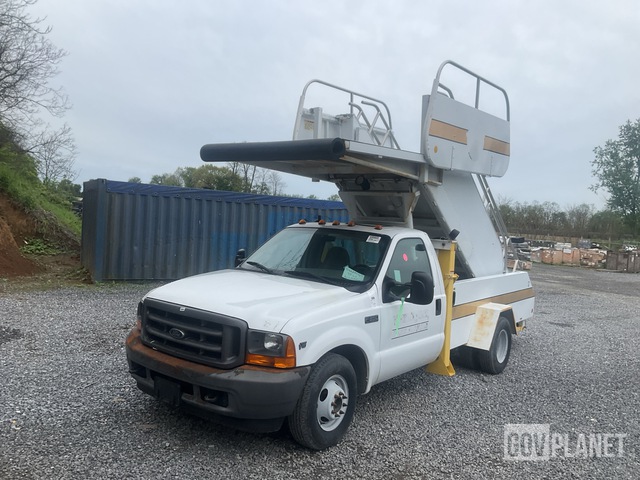 2001 Ford F-350 Super Duty Aircraft Boarding Staircase