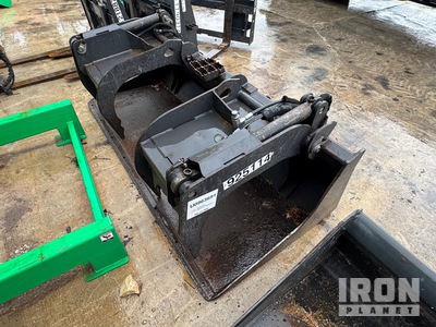 2016 Paladin Skid Steer Grapple Bucket