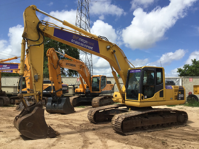 2014 Komatsu PC200LC-8M0 Track Excavator