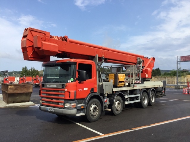 1999 Multitel J352TA Articulating Boom on 2000 Scania 124G-400 8x4 Truck
