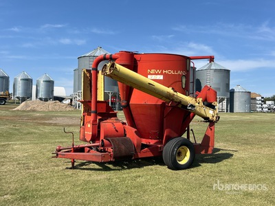 New Holland 357 Feed Mixer