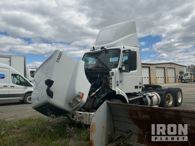2016 Volvo VNM64T 6x4 T/A Day Cab Truck Tractor