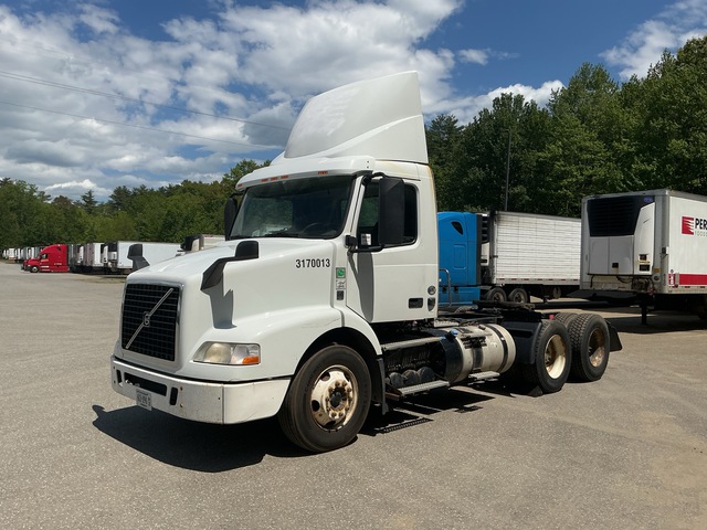 2017 Volvo VNM 6x4 T/A Day Cab Truck Tractor 2017 Volvo VNM 6x4 T/A Day Cab Truck Tractor