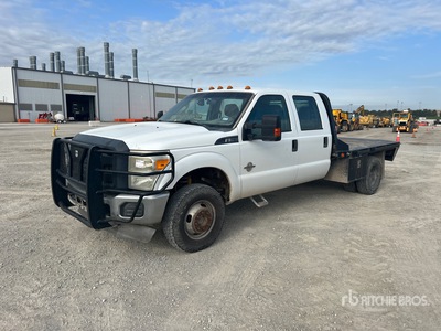 2014 Ford F-350 XL 4x4 Crew Cab Flatbed Truck