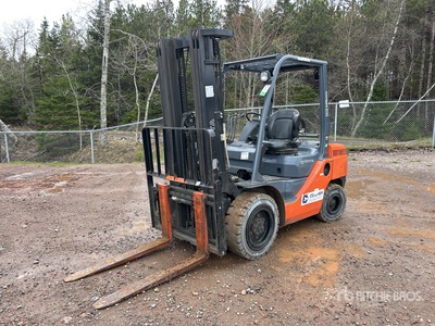 2017 Toyota 8FGU30 5620 lb Forklift