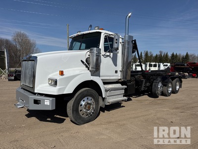 2012 Western Star 4900 Roll-Off Truck