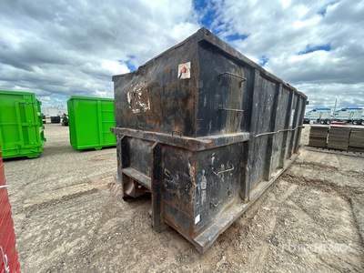 21 ft x 7 ft 2 in Roll-Off Container