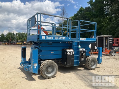 2017 Genie GS-4390 Dual Fuel 4x4 Scissor Lift