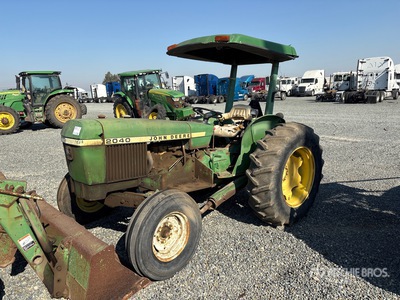 John Deere 2040 4WD Tractor