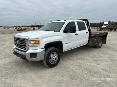 2018 GMC Sierra 3500HD 4x2 Crew Cab Camion à Plateau