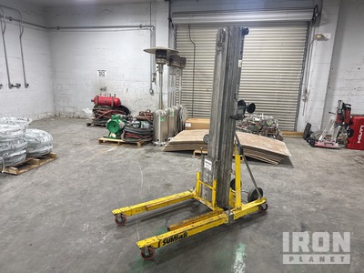 2021 Sumner 2118 Materialaufzug (Inoperable)