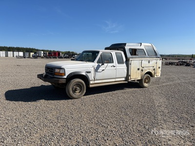 1996 Ford F-250 4x4 Extended Cab Utility Truck