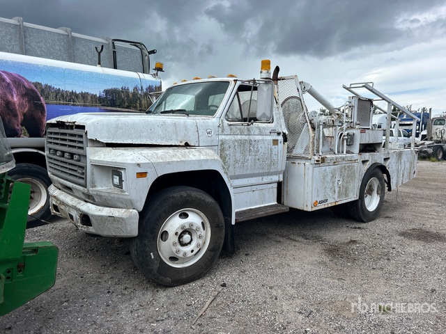 1982 Ford F-700 4x2 Cable Placer Truck