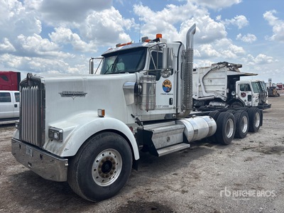 2009 Kenworth W900 8x4 Tri/A Day Cab Truck Tractor