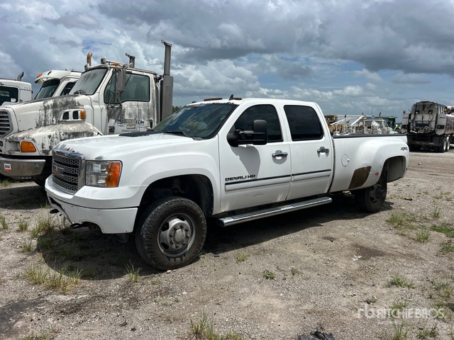 2013 GMC Sierra 3500HD Denali 4x4 Crew Cab Pickup