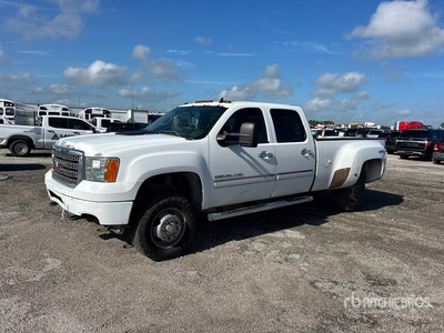 2013 GMC Sierra 3500HD Denali 4x4 Crew Cab Pickup