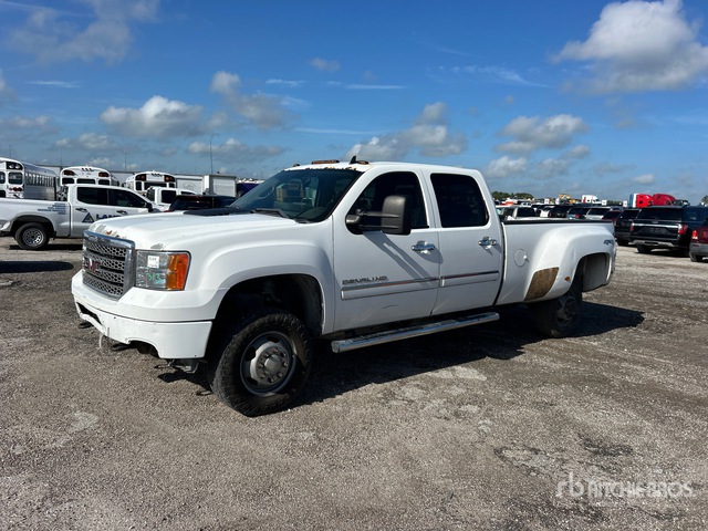 2013 GMC Sierra 3500HD Denali 4x4 Crew Cab Pickup