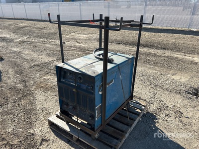 Miller Dimension 452 On A Rolling Cart Electric Welder