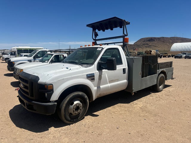 2008 Ford F-350 Super Duty Flatbed Truck