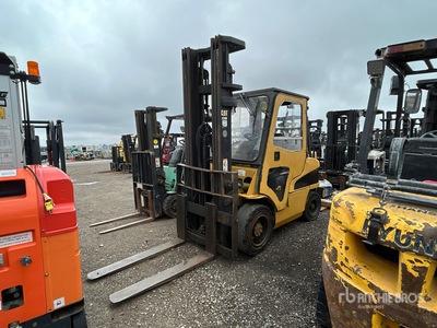 Cat P6000 2850 lb Forklift