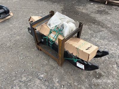 Excavator Thumb - Fits 7.5 ton