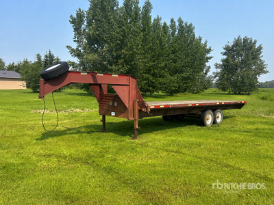 2003 Custom Built 24 ft T/A Gooseneck Flatbed Trailer