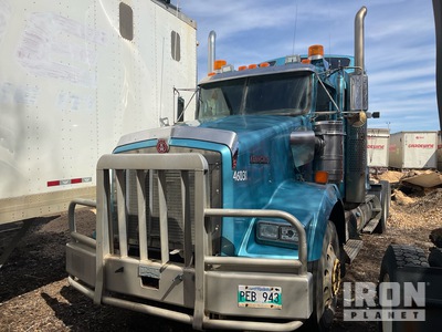 2013 Kenworth T800 6x4 T/A Sleeper Truck Tractor (Inoperable)