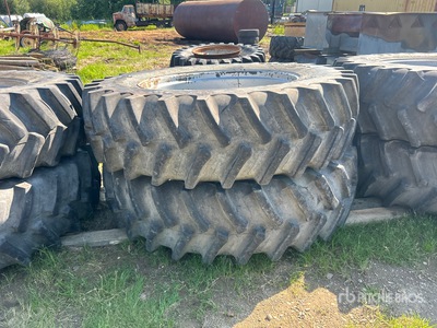 Quantity of (2) Firestone 520/85R46 إطارات المعدات