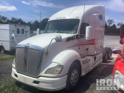 2016 Kenworth T680 6x4 تراكتور شاحنة كابينة النوم (ثنائية المحور)